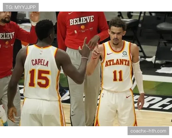 特雷·杨晚上开豪车回家跟练球时一个德行，真是活脱脱娱乐圈大明星模样了